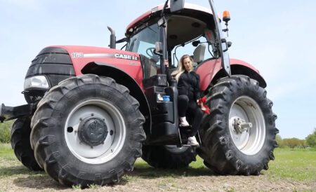 Read more about the article Young Blonde Farmer Inspiring Women